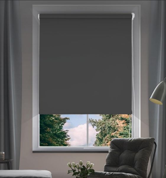 Persiana enrollable blackout gris oscuro